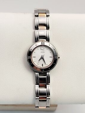 Vintage Seiko Alba 1N01-0L70 Two-Tone Ladies Quartz Watch Roman Dial Small Wrist
